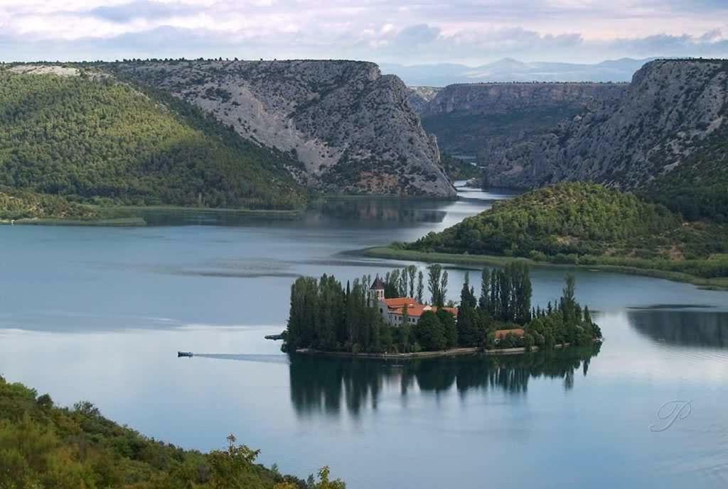 Amadrian Apartments Šibenik Eksteriør bilde